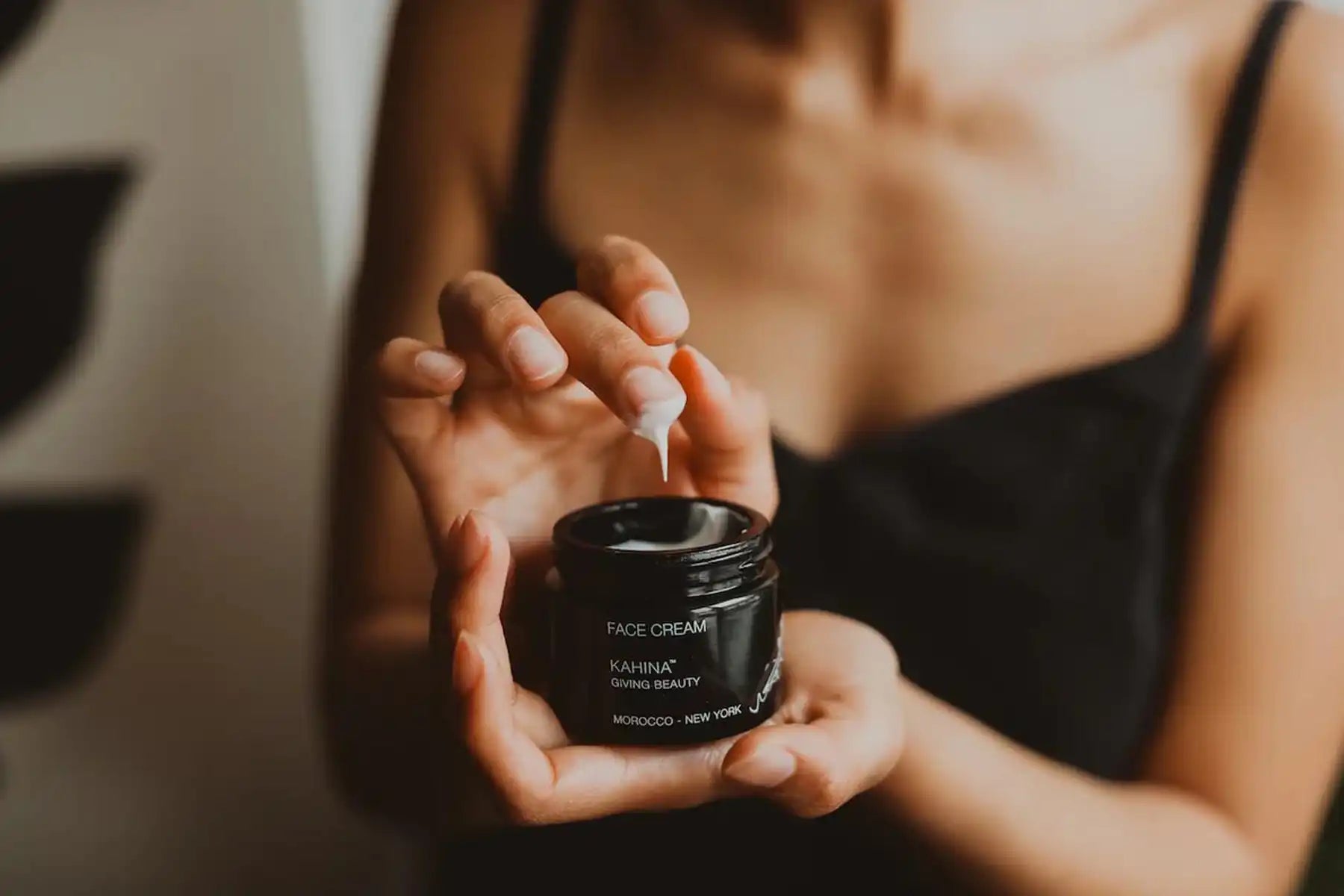 Kahina Giving Beauty