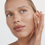 Second Skin Foundation Light/Medium