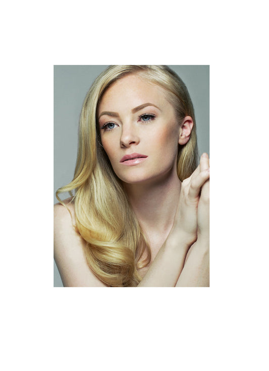 EYEBROW DEFINING WAX - MARILYN <br> Think: Gwen Stefani, Meryl Streep and Kate Hudson. Suggested for: light brown, golden, ash, strawberry, and grey hair <br>ECOBROW