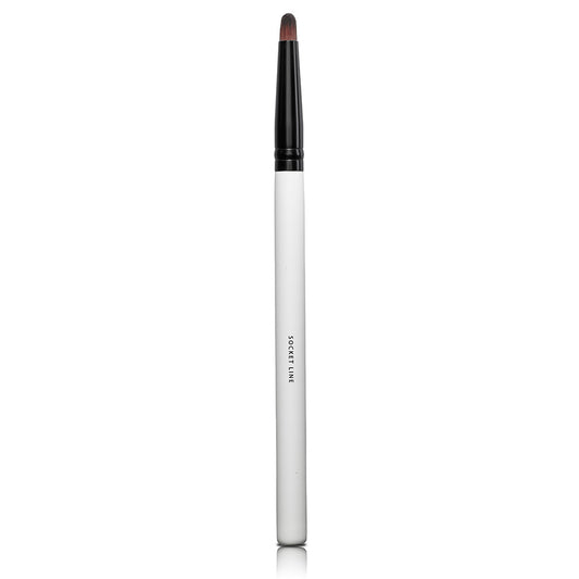 SOCKET LINE BRUSH <br> For precision shading to the crease along the eyelid